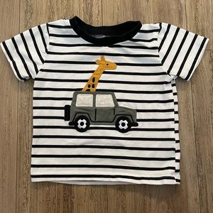 Pekkle giraffe 6mo shirt